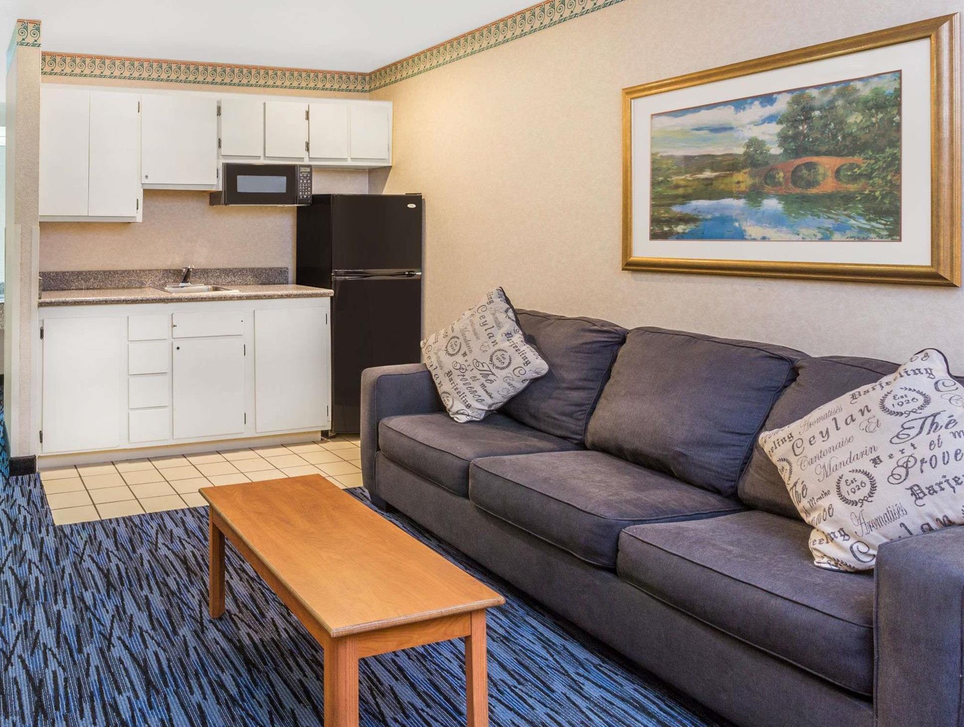 Hotel Ramada By Wyndham Kent Seattle Area Esterno foto