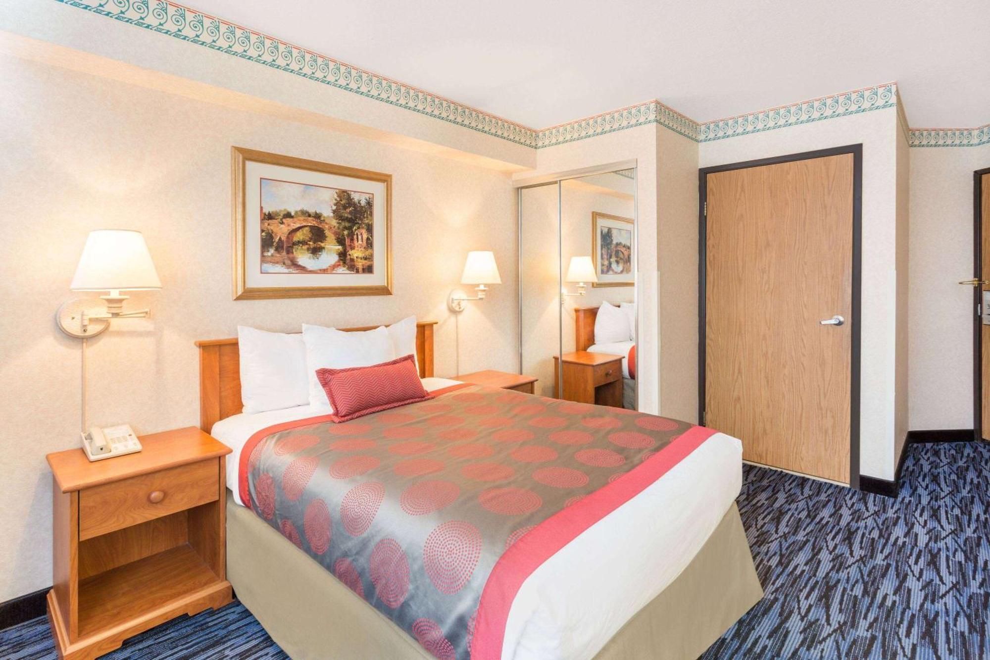 Hotel Ramada By Wyndham Kent Seattle Area Esterno foto