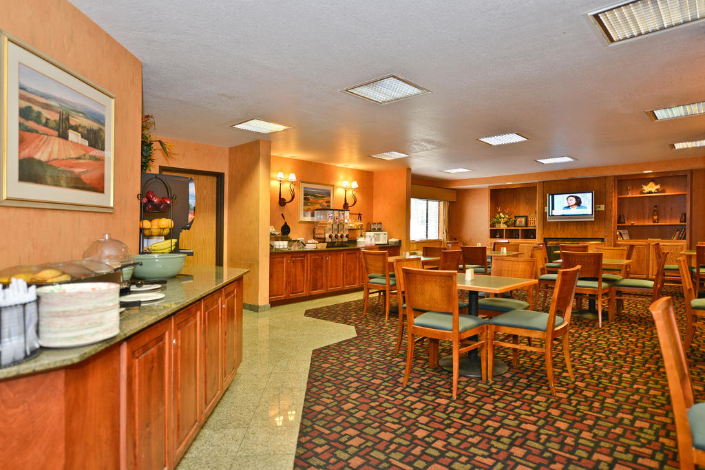 Hotel Ramada By Wyndham Kent Seattle Area Esterno foto