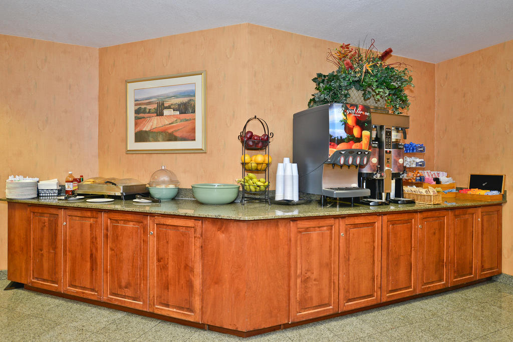 Hotel Ramada By Wyndham Kent Seattle Area Esterno foto