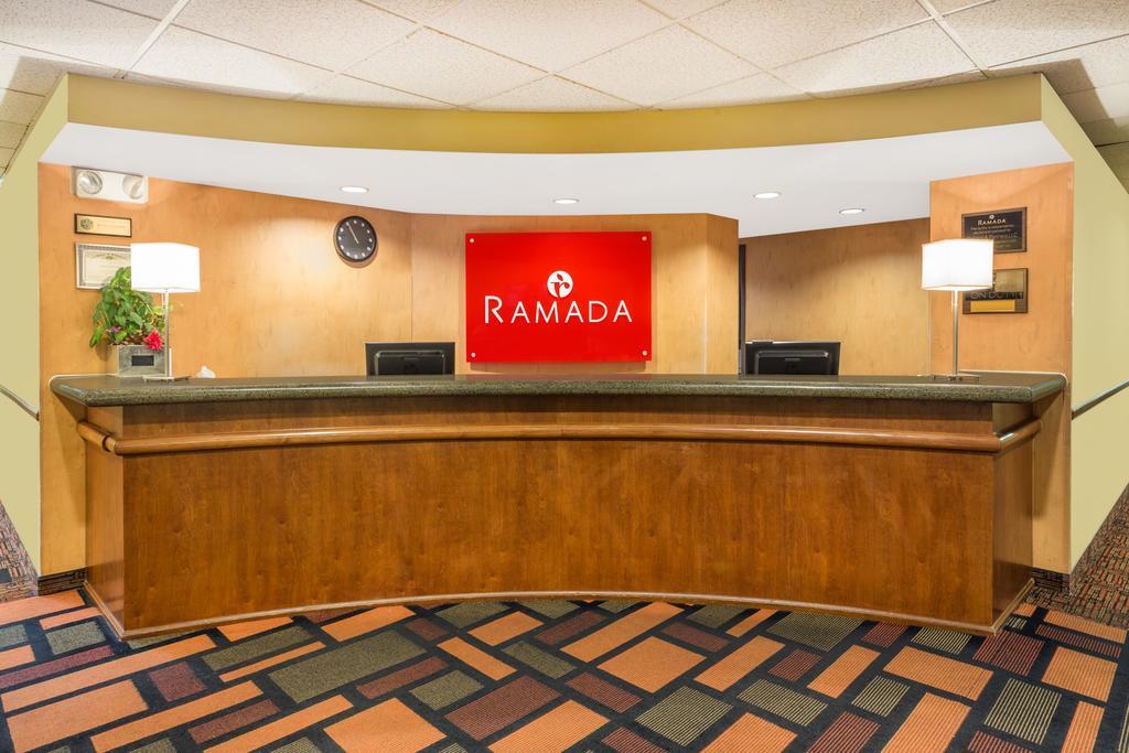 Hotel Ramada By Wyndham Kent Seattle Area Esterno foto